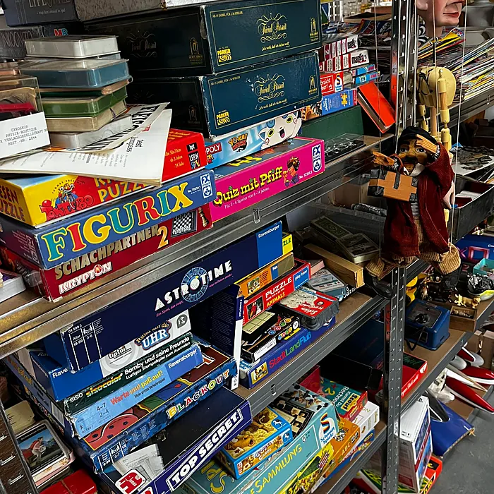 Regal voller Brettspiele